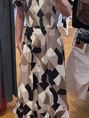 Maxi Dress in Neutral Geometric Print - Beige Black Cream